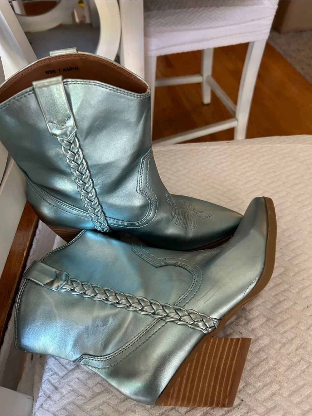 DV by Dolce Vita shiny metallic